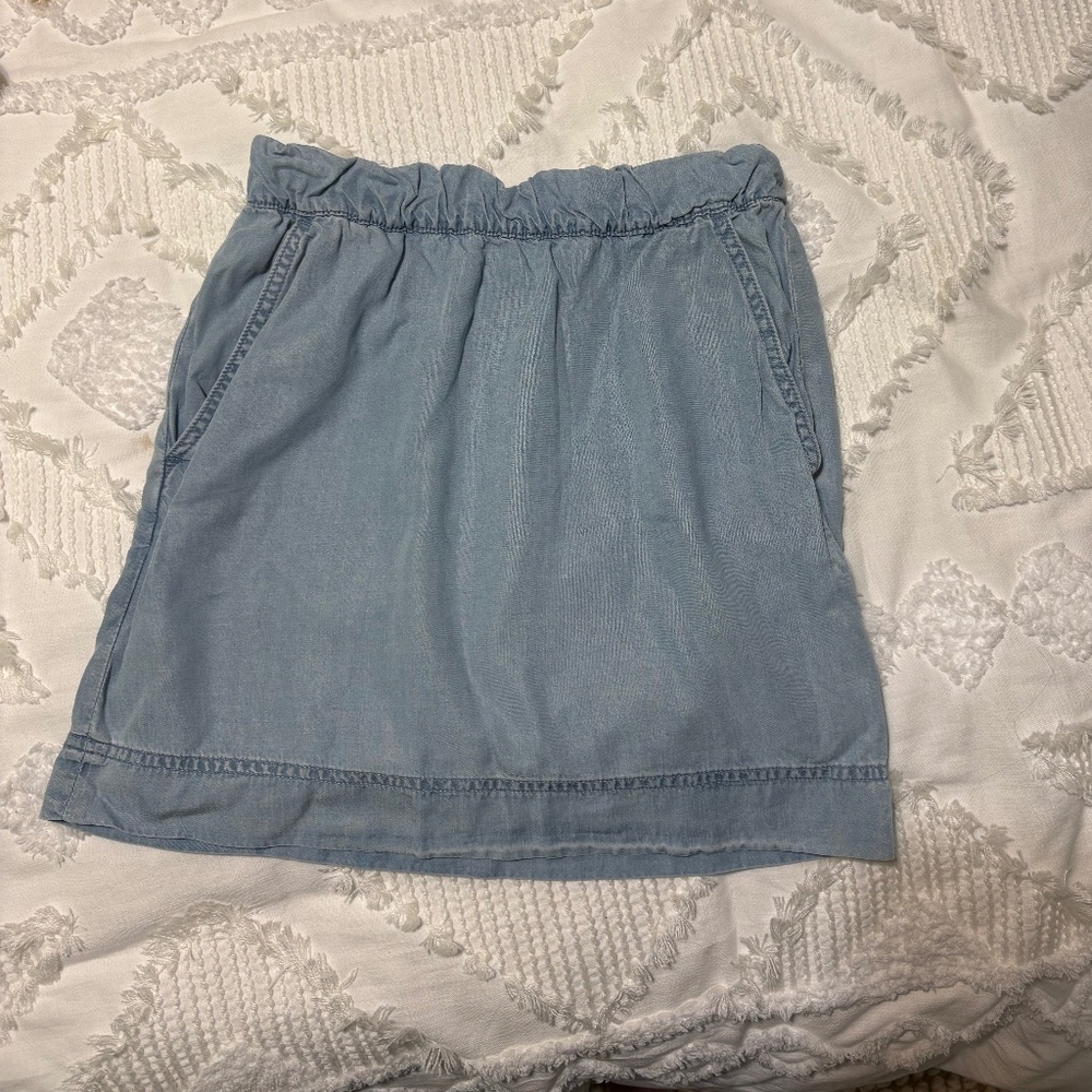 Mini skirt size XS ( like New). 15$